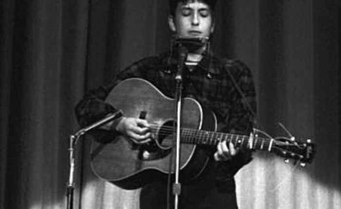 Zestig jaar geleden: Bob Dylan op een Hootenanny in Carnegie Hall